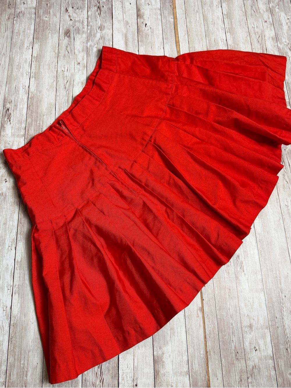 Red Pleated Women’s Skirt - Picture 5 of 6
